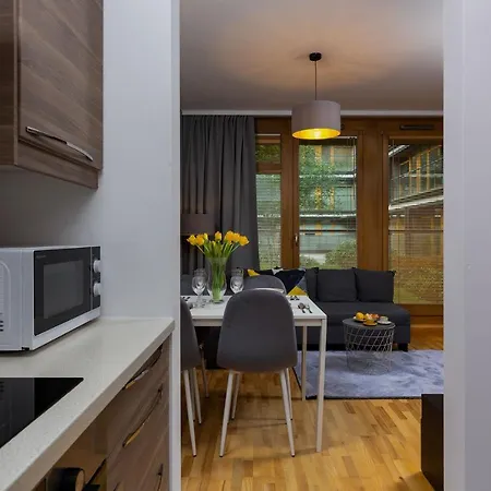 Kolejowa By Renters Apartment *