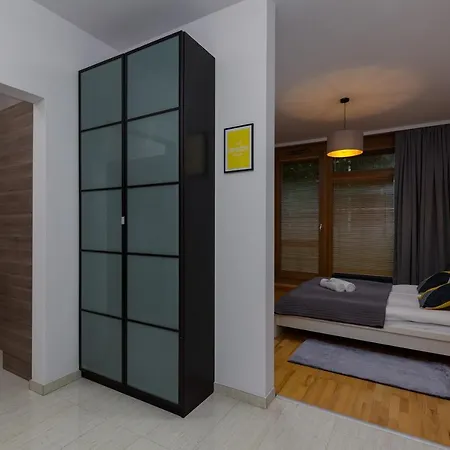 Kolejowa By Renters * Warsaw