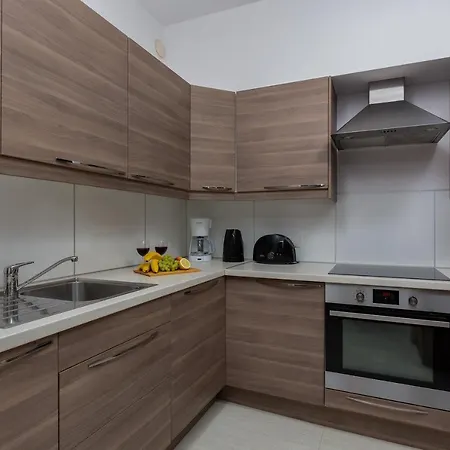 Kolejowa By Renters Warsaw