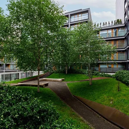 Kolejowa By Renters *