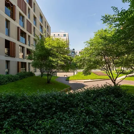 Kolejowa By Renters