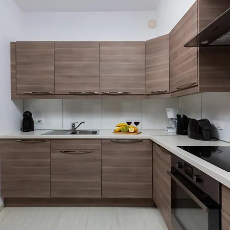 Kolejowa By Renters Varšava