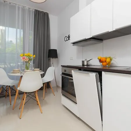 Kolejowa By Renters Apartmán Varšava