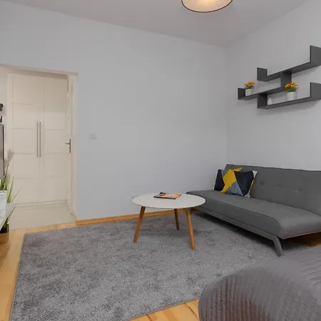 Apartmán Kolejowa By Renters *