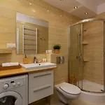 Kolejowa By Renters *