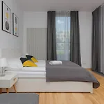Apartment Kolejowa By Renters Warsaw