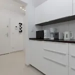 Kolejowa By Renters *