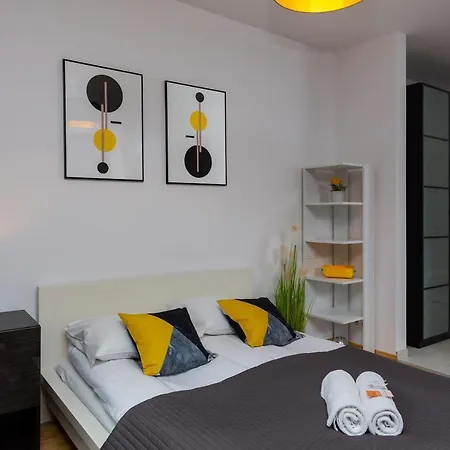 Kolejowa By Renters Appartement Varsovie